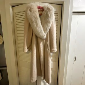Vintage Fur Collared 100% Wool Cream Coat